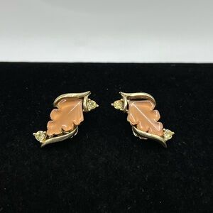 Vintage Coro Clip On Earrings Peach Lucite Gold Tone 1.25”